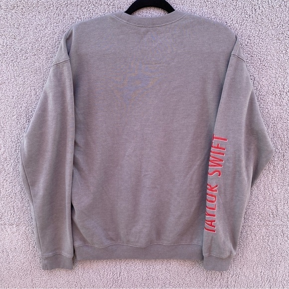 Taylor Swift Red Album Cover Taylors Version Oversized Unisex Sweatshirt Sz S - Picture 4 of 7
